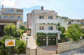 Apartments with a parking space Baska Voda, Makarska - 17331
